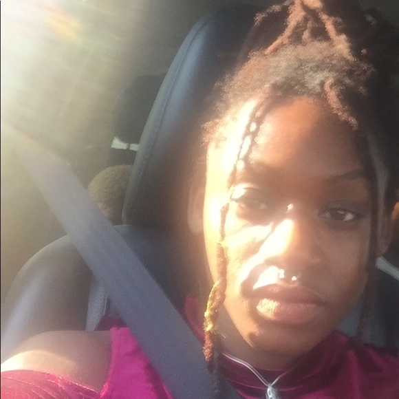 Meet your Posher, Janell - Picture 1 of 1